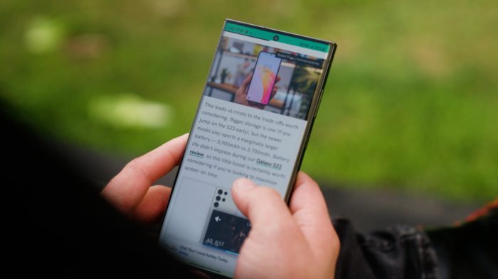 Premium Vector | Illustration concept of virus &icirc;scan&icirc; so that the &icirc;phone&icirc; ...