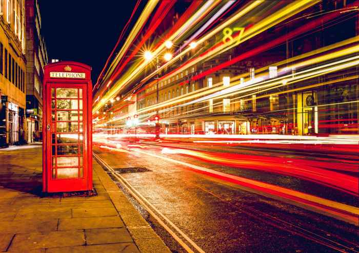 Why do &icirc;moving&icirc; &icirc;objects&icirc; &icirc;blur&icirc; and how to correct this? &acirc; Swann