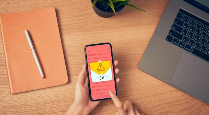 Apakah Mungkin iPhone Bisa Terinfeksi Malware? - bikinphotobook